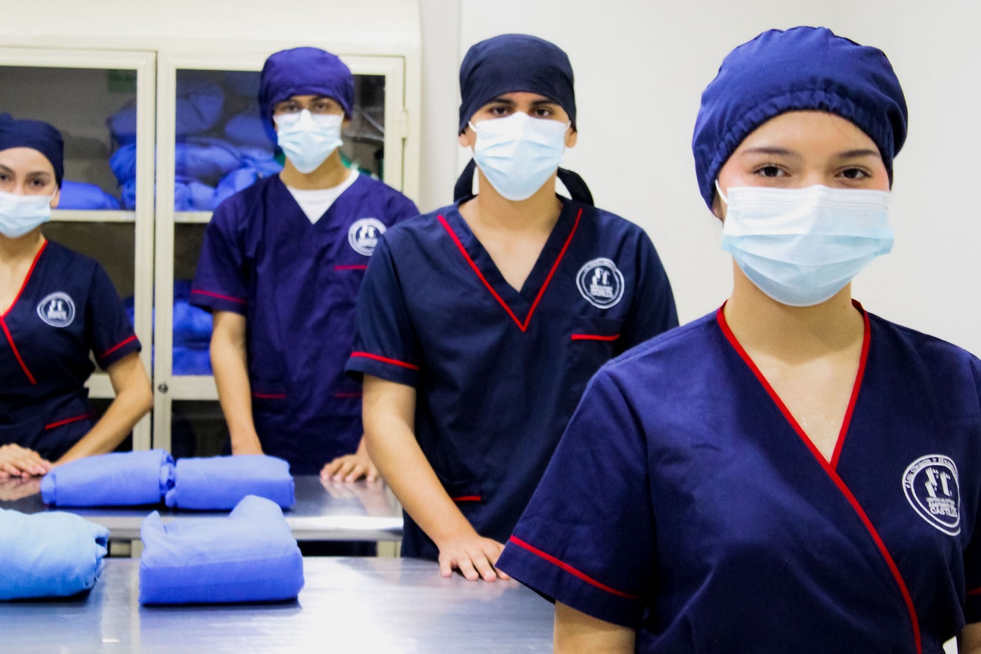 Alumnos de Bachillerato Tecnológico en Enfermería