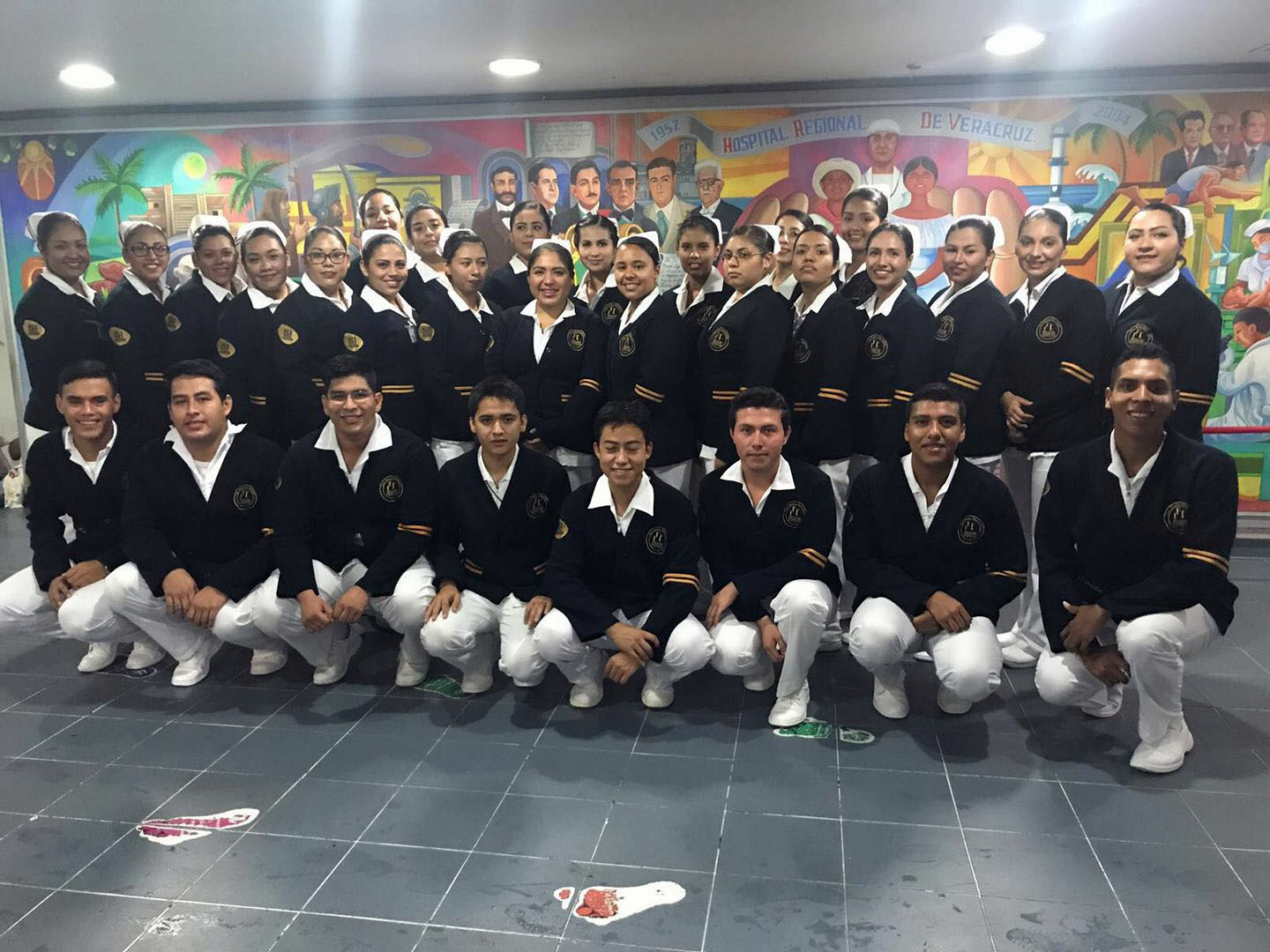 Alumnos de Bachillerato Tecnológico en Enfermería